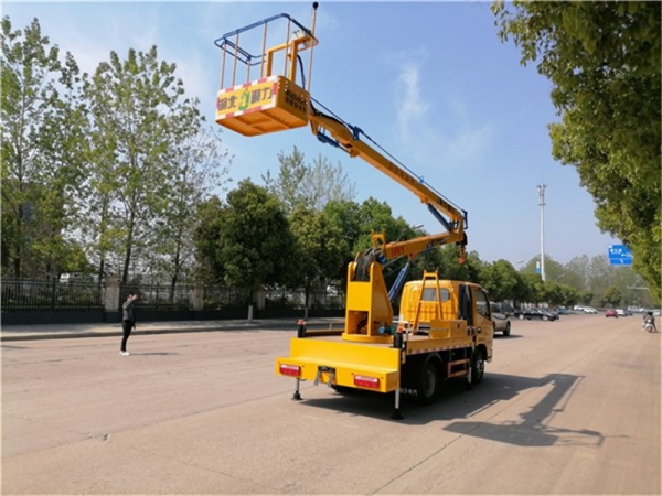 國(guó)六東風13.5米高空作業車