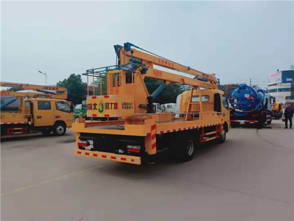 國(guó)六東風18米高空作業車