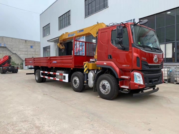 國(guó)六柳汽前四後(hòu)八新品上市