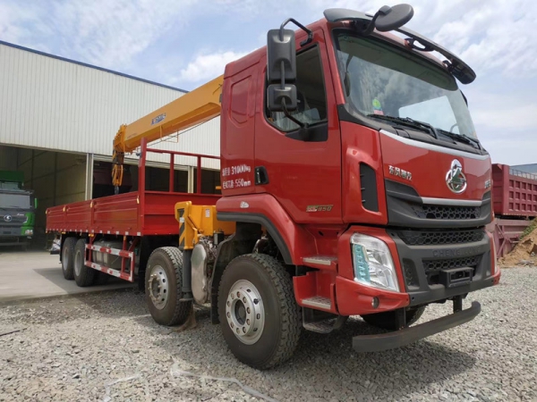 國(guó)六柳汽前四後(hòu)八随車吊全面(miàn)面(miàn)市