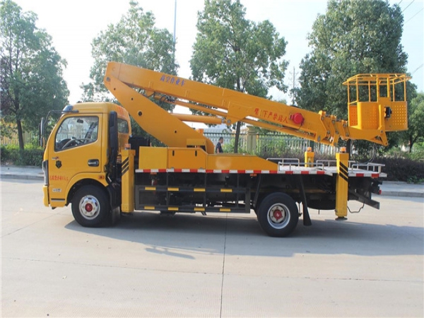 國(guó)六東風多利卡26米高空作業車